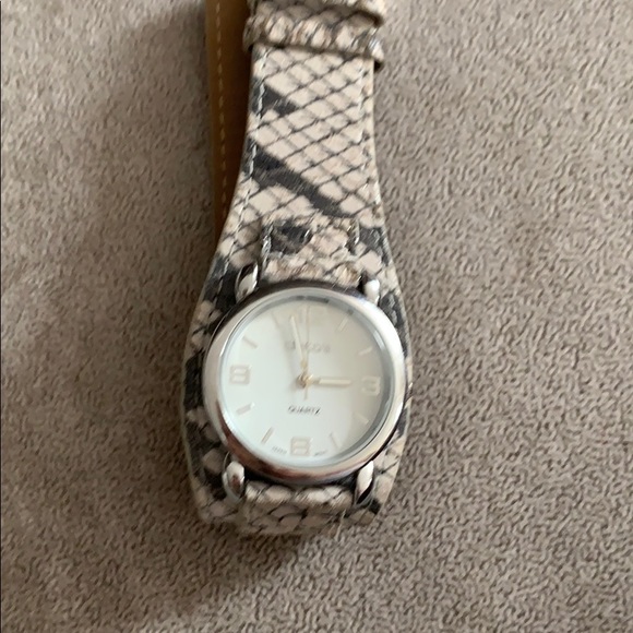 Chico’s watch - Picture 2 of 6